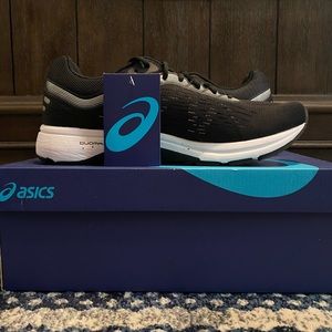 NWT Men’s Size 9 ASICS GT-1000 Running Shoe